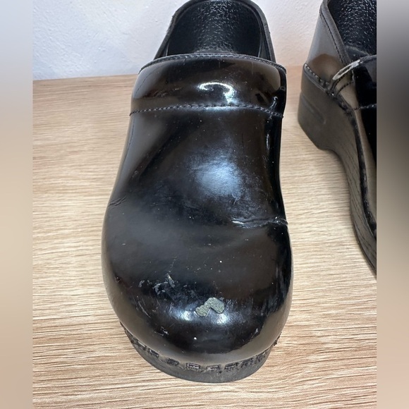 Dansko Womens Professional Black Shiny Clogs Work Nursing Shoes 37 - Picture 3 of 16